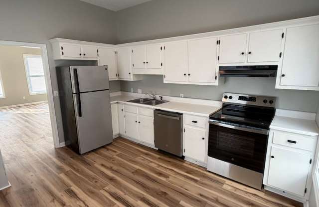 2 bedroom, new floors, walkable! photos photos