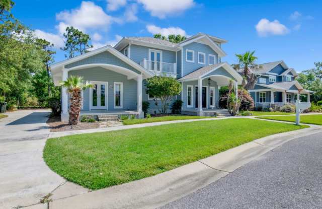 Sprawling Pensacola home close to NAS Pensacola, Downtown  Beaches! Community Pool! photos photos