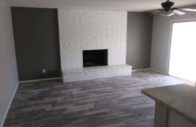 3233 S Kachina Dr Gallery 2