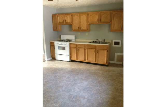Roomy Southside 3 Bedroom Home with fenced back yard photos photos