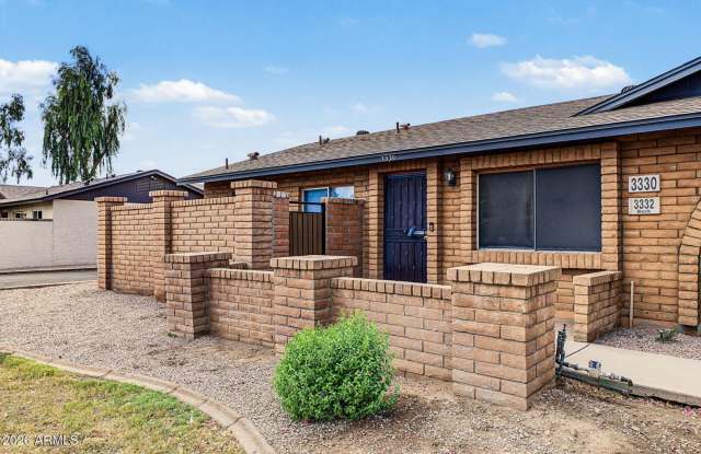 Charming remodeled 2 bedroom , 2 bath townhome in Tempe Gallery 1