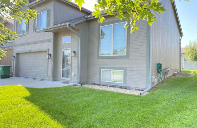 Beautiful 3 bed 2 bath house $1995, Glenmoore neighborhood photos photos