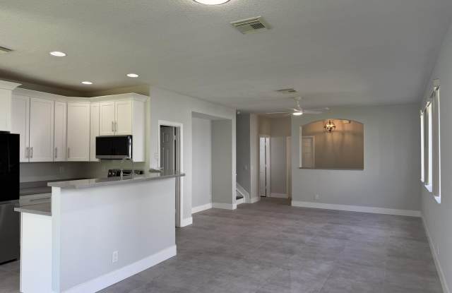 3251 LAUREL RIDGE Circle Gallery 1