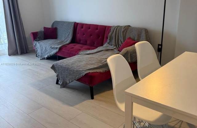 16851 NE 23rd Ave photos photos