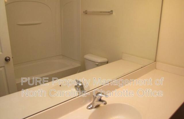 1336 Green Oaks Lane Gallery 2