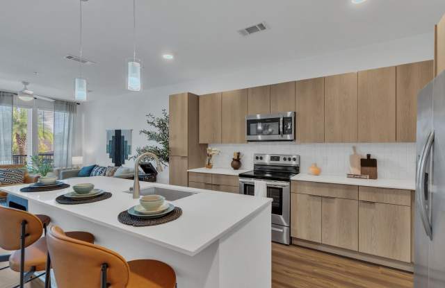 Avere Southside Quarter Gallery 3