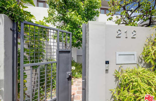 212 PACIFIC Avenue - 212 Pacific Ave, Los Angeles, CA 90291