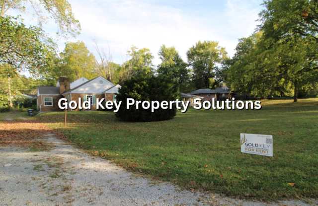 Adorable Brick 4 BR 1 BA House Near Golf Course W/ Enclosed Porch NO SECTION 8 - 2014 North Shore Boulevard, Anderson, IN 46011