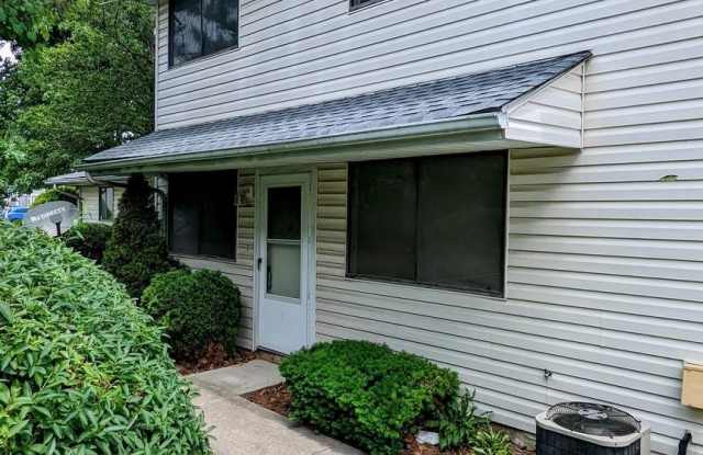 1703-B FOUNTAIN ROCK Way photos photos