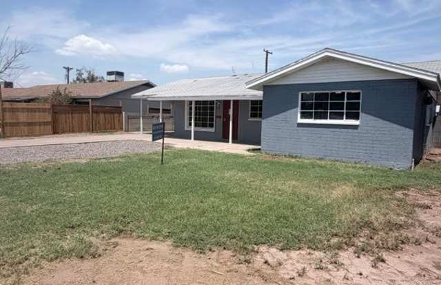 **Spacious 4 Bedroom Home in the Heart of Tempe!** photos photos **Spacious 4 Bedroom Home in the Heart of Tempe!** photos photos