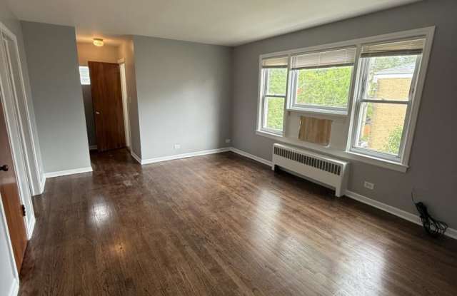 6721 North California Ave. photos photos