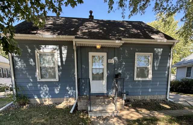 3 Bedroom, 1 bath home - 654 Conger Street, Waterloo, IA 50703