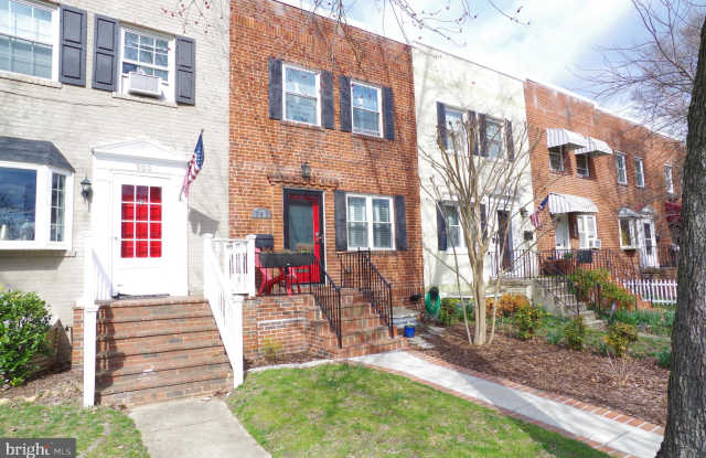 502 E LURAY AVENUE - 502 East Luray Avenue, Alexandria, VA 22301