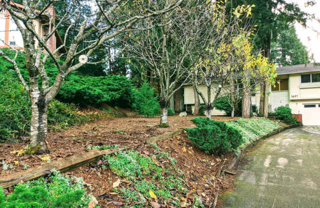 1657 NW Spirit Ct E Gallery 2