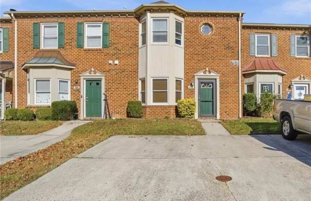 746 Creekside Crescent photos photos