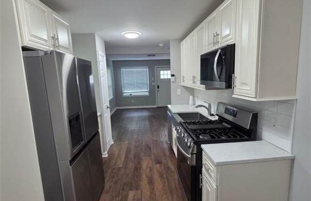 462 Center Hill Avenue NW - 462 Center Hill Avenue Northwest, Atlanta, GA 30318