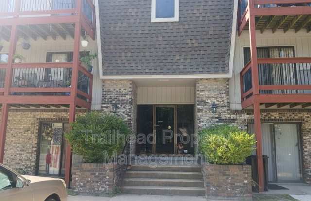 324 W College St photos photos