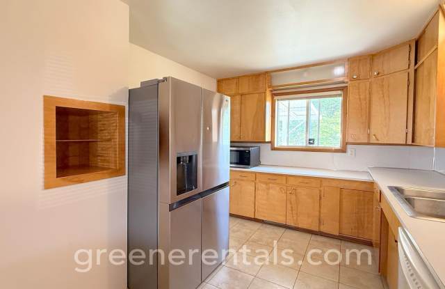 3 BR 1.5 BA Rambler in West Olympia photos photos