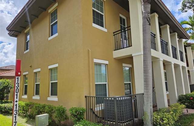 1321 SW 147th Ter photos photos