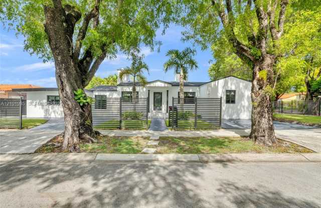 1741 Southwest 17th Court Gallery 1