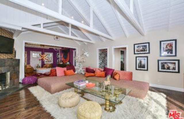 2172 Argyle Avenue photos photos