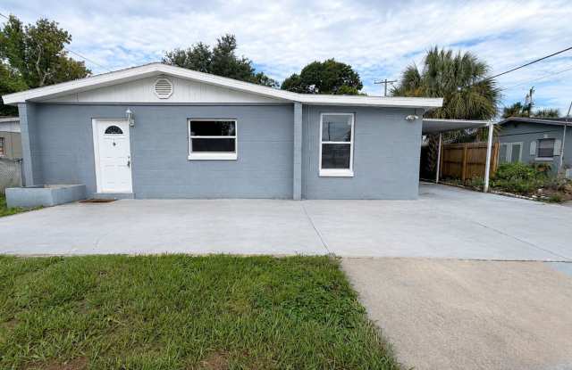Updated 3 Bedroom Home with Bonus Florida Room, Workshop & Fenced Yard photos photos Updated 3 Bedroom Home with Bonus Florida Room, Workshop & Fenced Yard photos photos