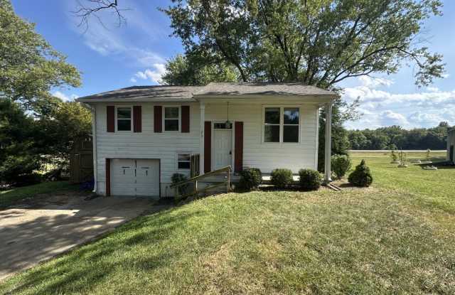 Bi-Level House for Rent in Ellettsville, IN photos photos