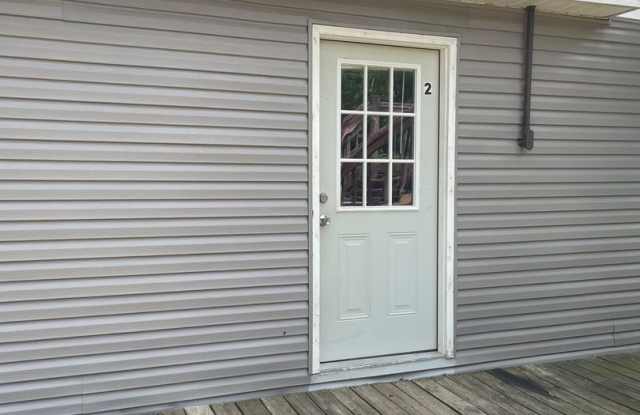 Etowah 37331 - Now available, 1-bedroom, 1-bath apartment conveniently located in Etowah! - Contact Lisa Vineyard & Shannon Russell (865) 216-9334 photos photos