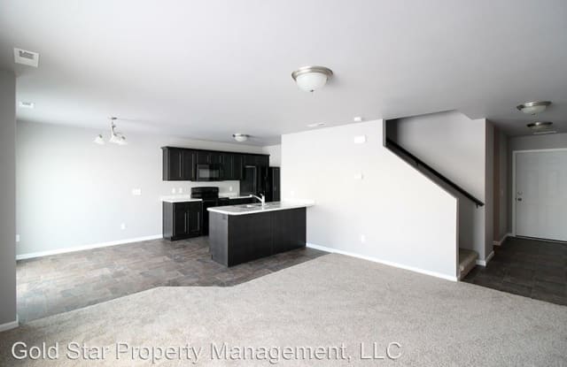 716 Hillcrest Drive SE - 716 Hillcrest Dr SE, Mandan, ND 58554