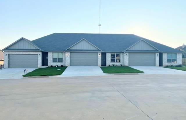 Luxury 3 Bedroom 2 Bath Townhomes in Bullard ISD! photos photos