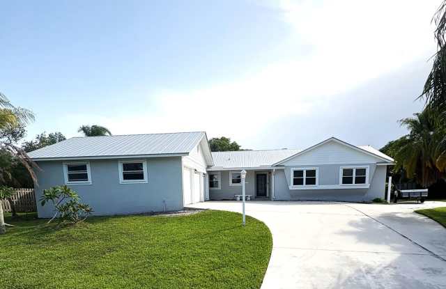 Boater's Dream: 4/2.5/3CG home in exclusive Stuart neighborhood photos photos
