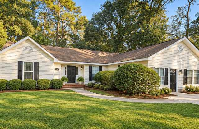 310 North Cromley Gallery 1
