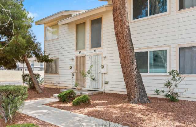 1 Bedroom Townhouse With Hardwood Flooring in Paradise! photos photos