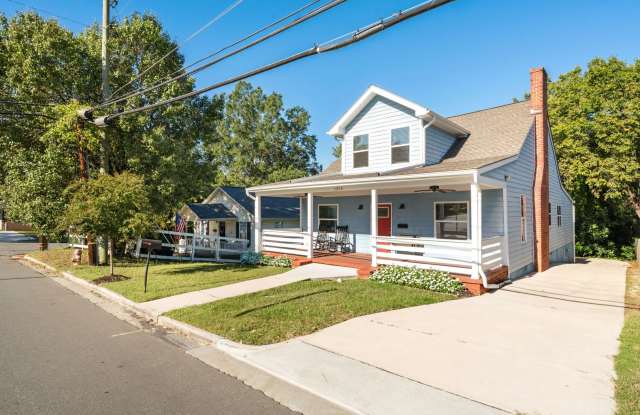 Beautiful 4-Bedroom Home in Durham | $3,500/Month Gallery 3
