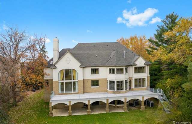 3425 W LONG LAKE Road Gallery 2