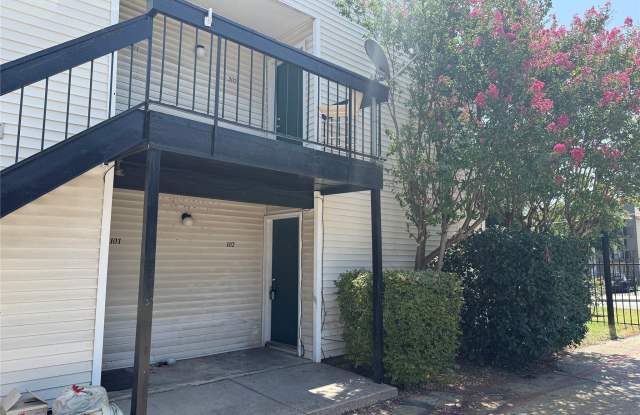 7431 Holly Hill Drive Gallery 1