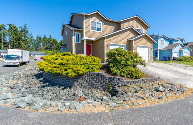 3 bed 2.5 bath Dog Friendly Townhome Gallery 1
