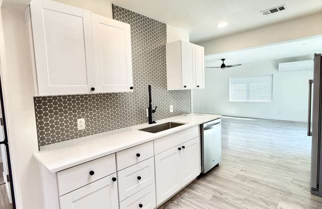 2442 Mountain View Drive Gallery 1