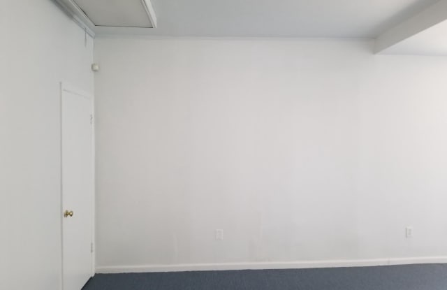 4121 CHATELAIN Road Gallery 3