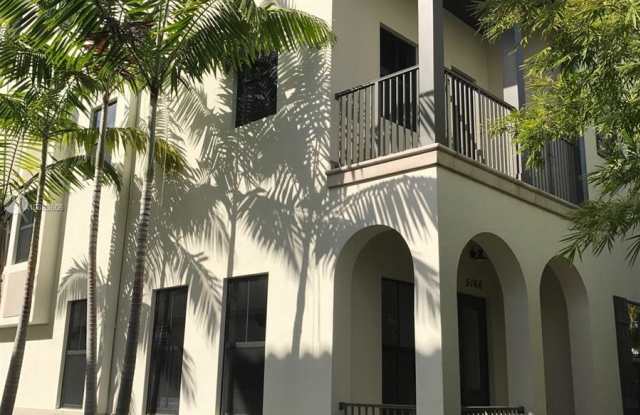 5166 NW 83rd Ct Gallery 3