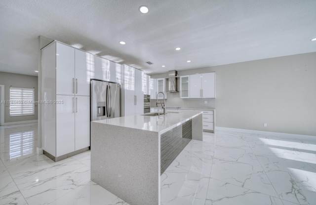 14803 NW 87th Pl - 14803 Northwest 87th Place, Miami Lakes, FL 33018
