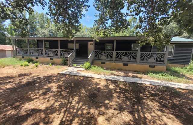 PRE-LEASING-Now Leasing- Madison Co. –COLBERT, GA – Four Bedroom and Two Bathroom MH-Country Living at its best! - 227 Goss Lane, Madison County, GA 30628