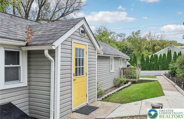 3203 Washington Street photos photos