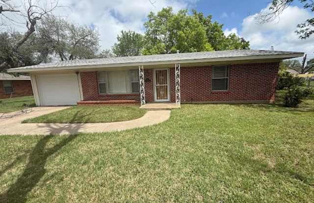 COMING SOON! READY 9/20 - Charming 2BR/1BA Home in Temple — Fenced Yard & Mature Trees photos photos