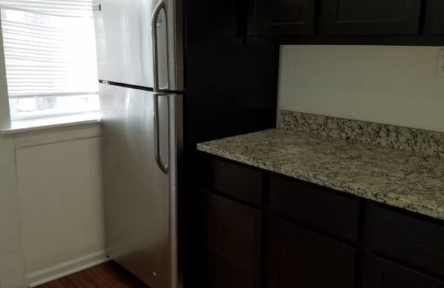 3749 W Sunnyside Ave - 3749 W Sunnyside Ave, Chicago, IL 60625