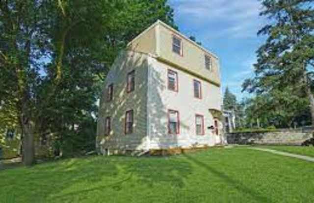406 Wilder Place - 2 photos photos