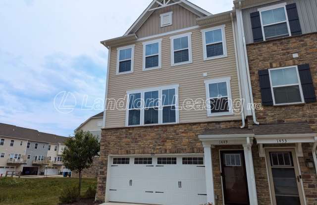 Luxury Townhouse with Premium Upgrades in Avon Gallery 2