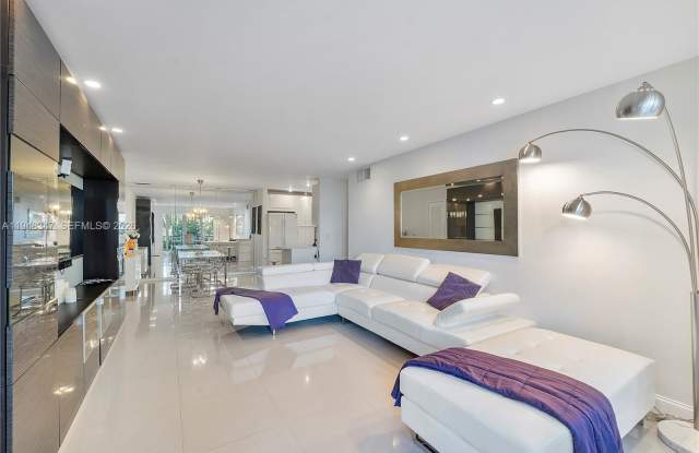 6261 Bay Club Dr photos photos