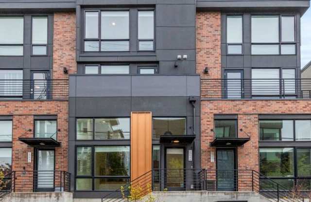 2364 Franklin Avenue East photos photos
