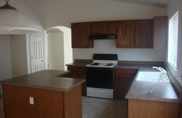 21976 W Gardenia Dr Gallery 2